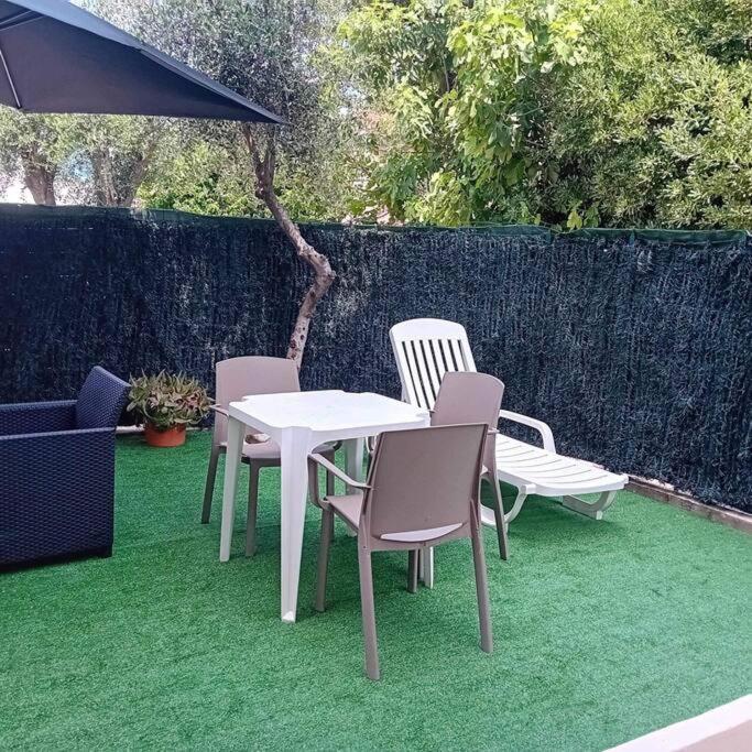 Studio Cosy Terrasse Front Mer Cagnes-sur-Mer Eksteriør bilde